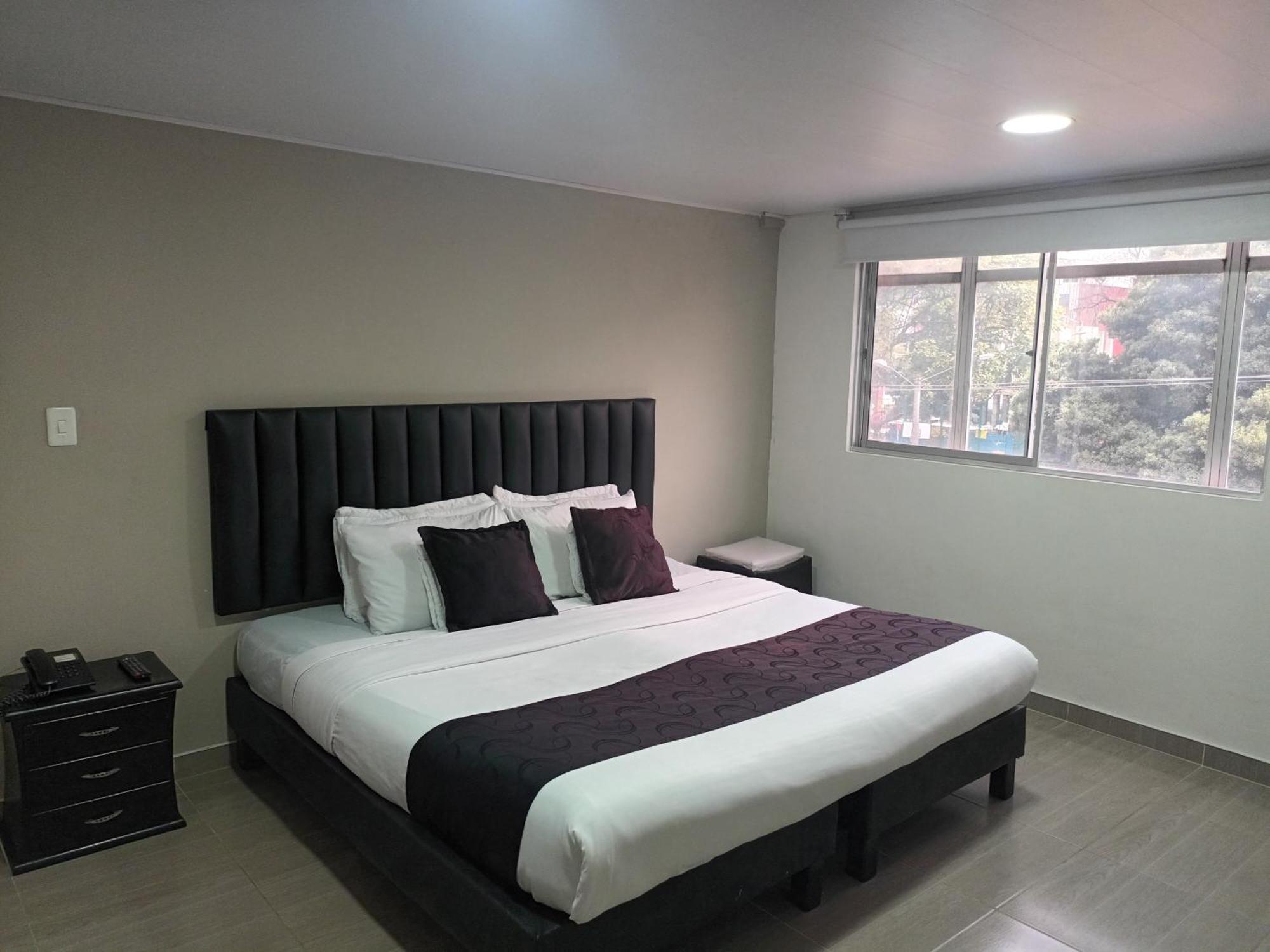 Hotel Santiago Plaza — Fotos 1